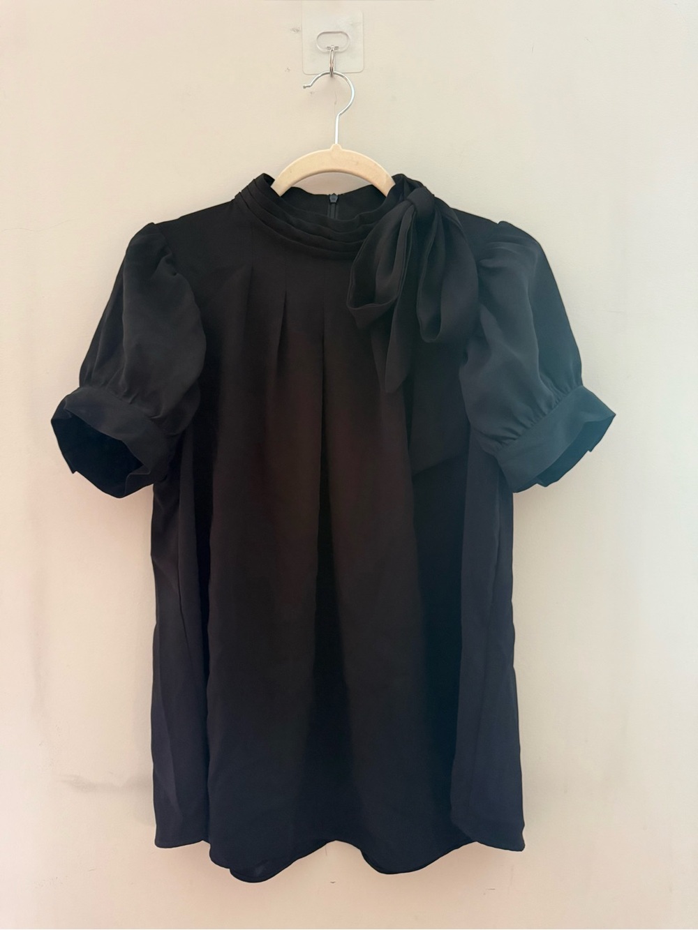 Grazia Black Puff Sleeve Bow Neck Tie Short Sleeved Blouse, Size Large, NWOT